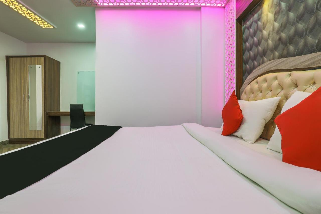 Oyo 14472 Brahmaputra Guest House Guwahati Eksteriør billede